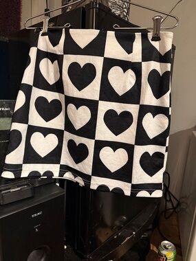 SHEIN Black & White Heart-Print Mini Skirt